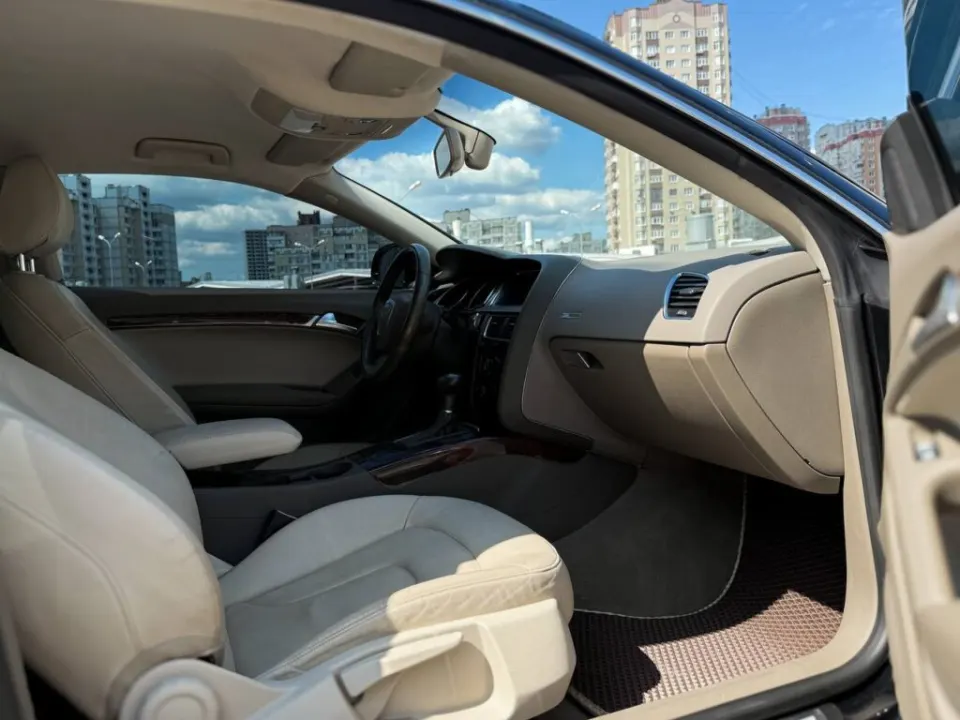 Audi A5 2009 з парку оренди KTrans