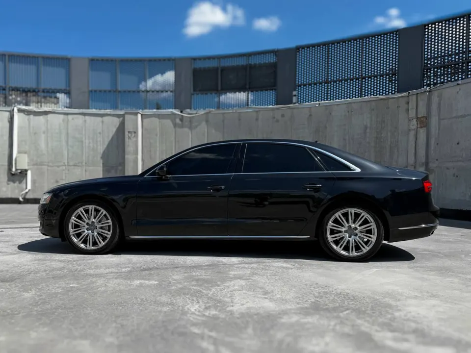 Audi A8 2015 з парку оренди KTrans