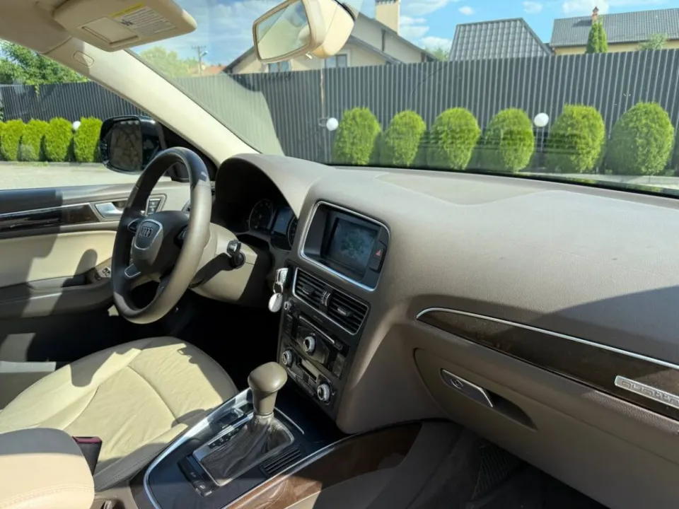 Audi Q5 2015 з парку оренди KTrans