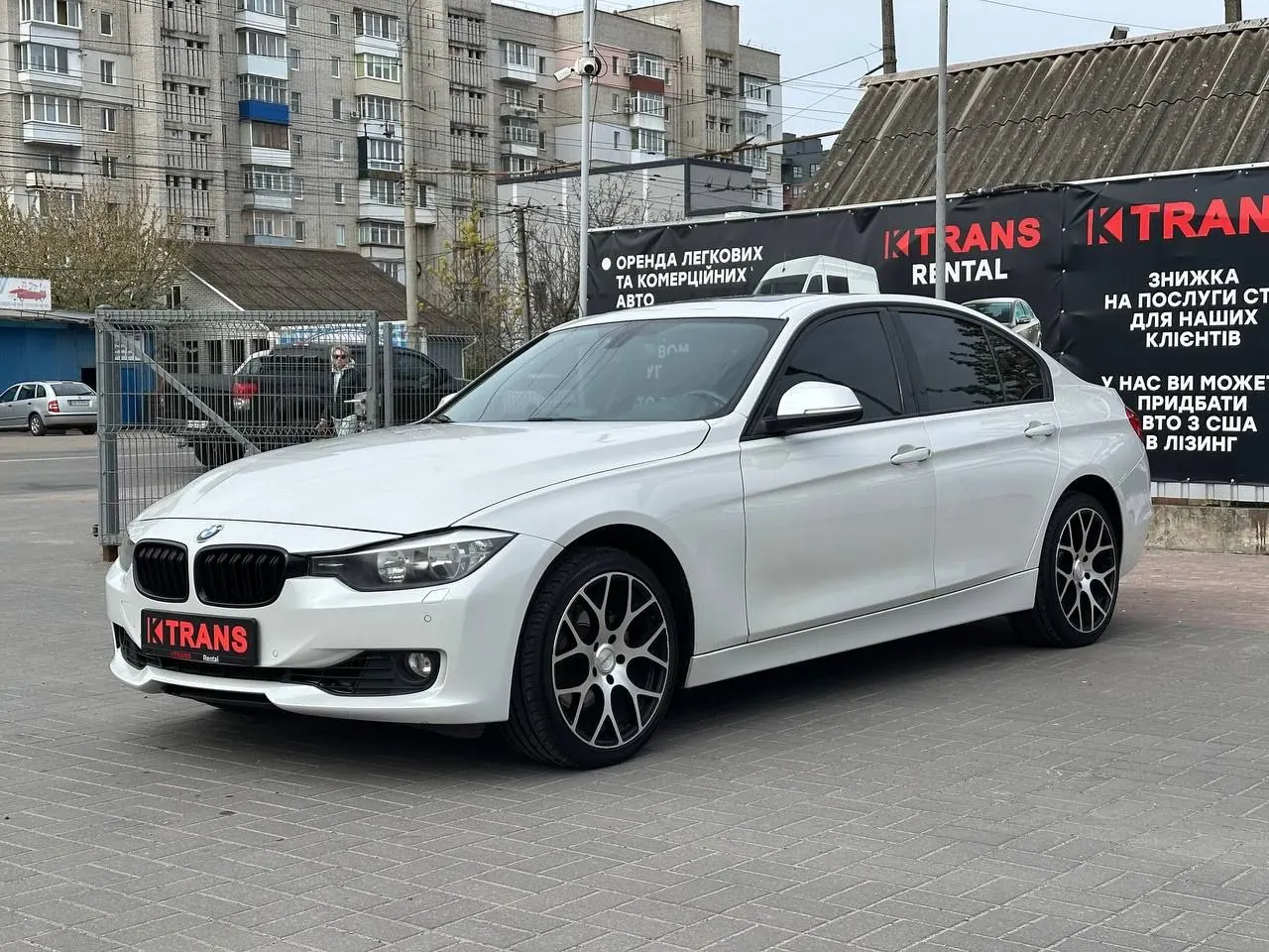 BMW 328i 2012 з парку оренди KTrans