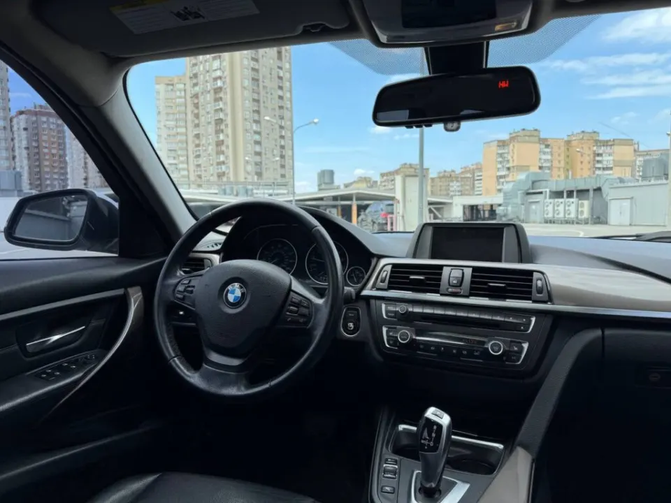 BMW 328i 2012 з парку оренди KTrans