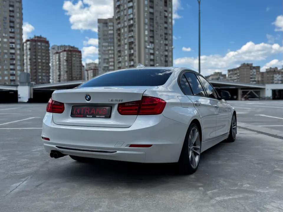 BMW 328i 2013 з парку оренди KTrans
