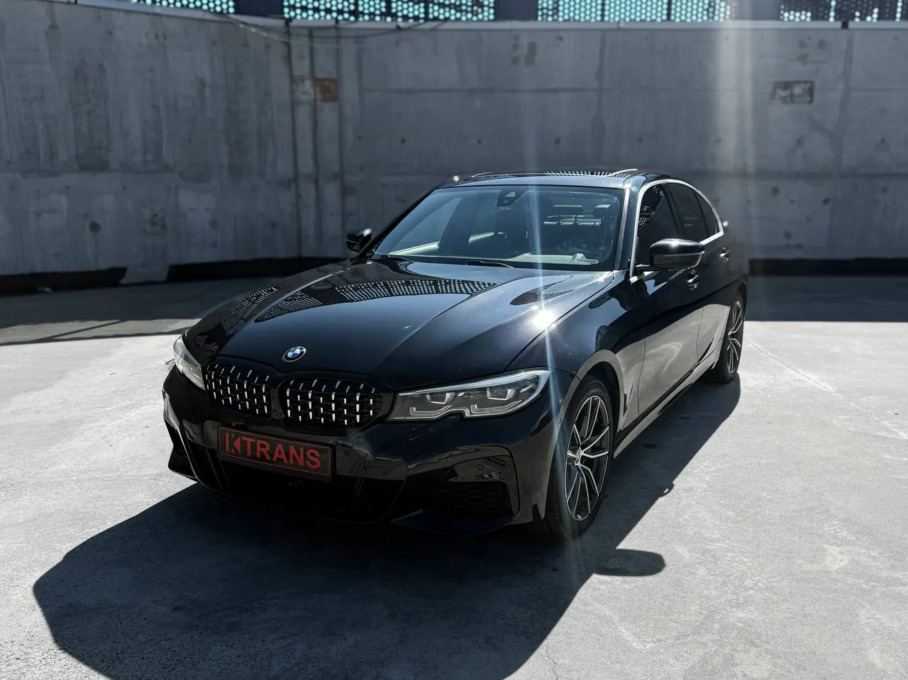 BMW 330i 2019 з парку оренди KTrans