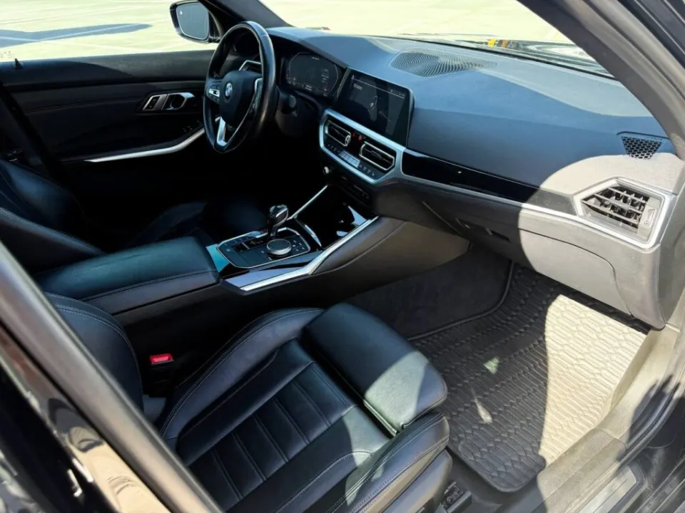 BMW 330i 2019 з парку оренди KTrans
