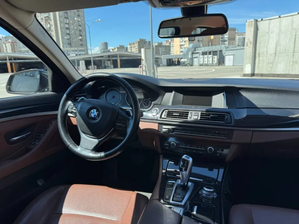 BMW 520 2016 з парку оренди KTrans