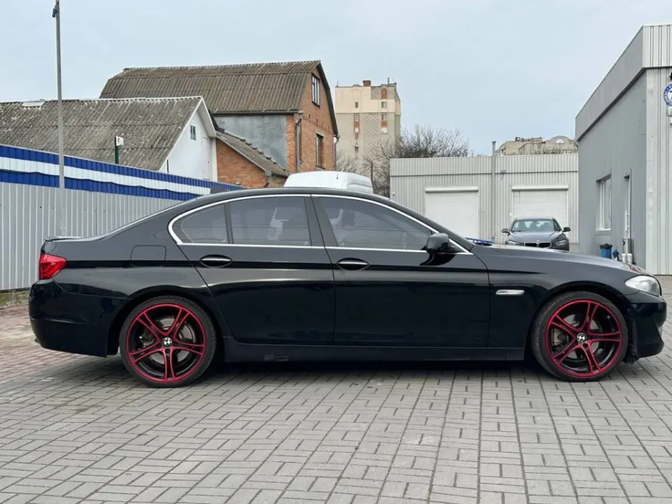 BMW 520i 2012 з парку оренди KTrans