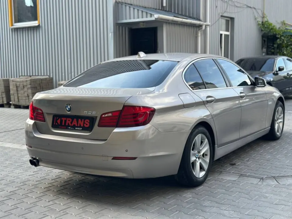 BMW 528i 2012 з парку оренди KTrans