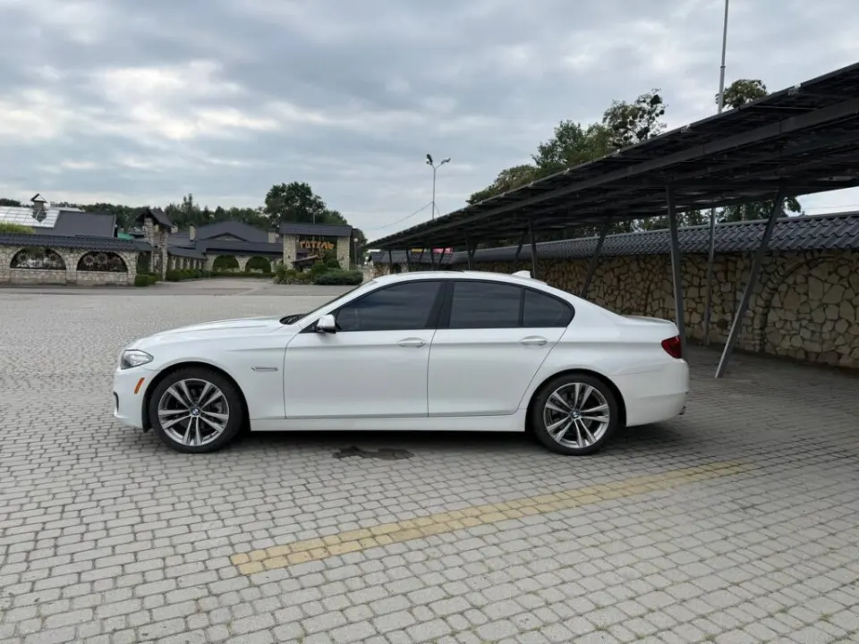 BMW 528i 2016 з парку оренди KTrans
