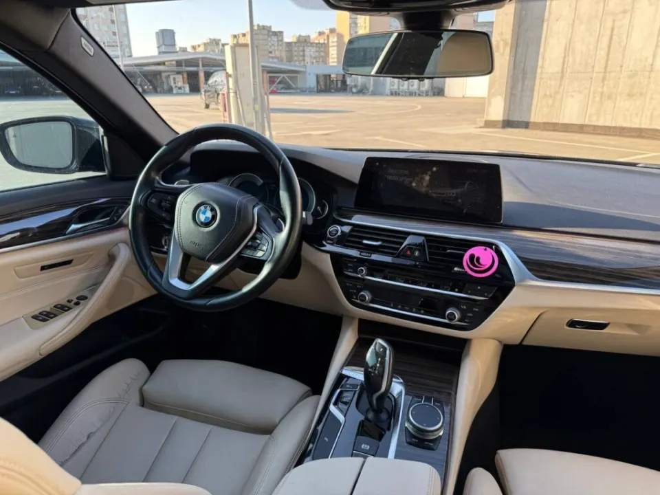 BMW 530 2019 з парку оренди KTrans