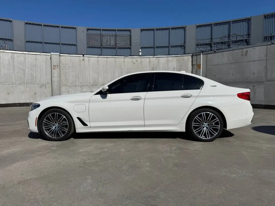BMW 530e Hybrid 2018 з парку оренди KTrans