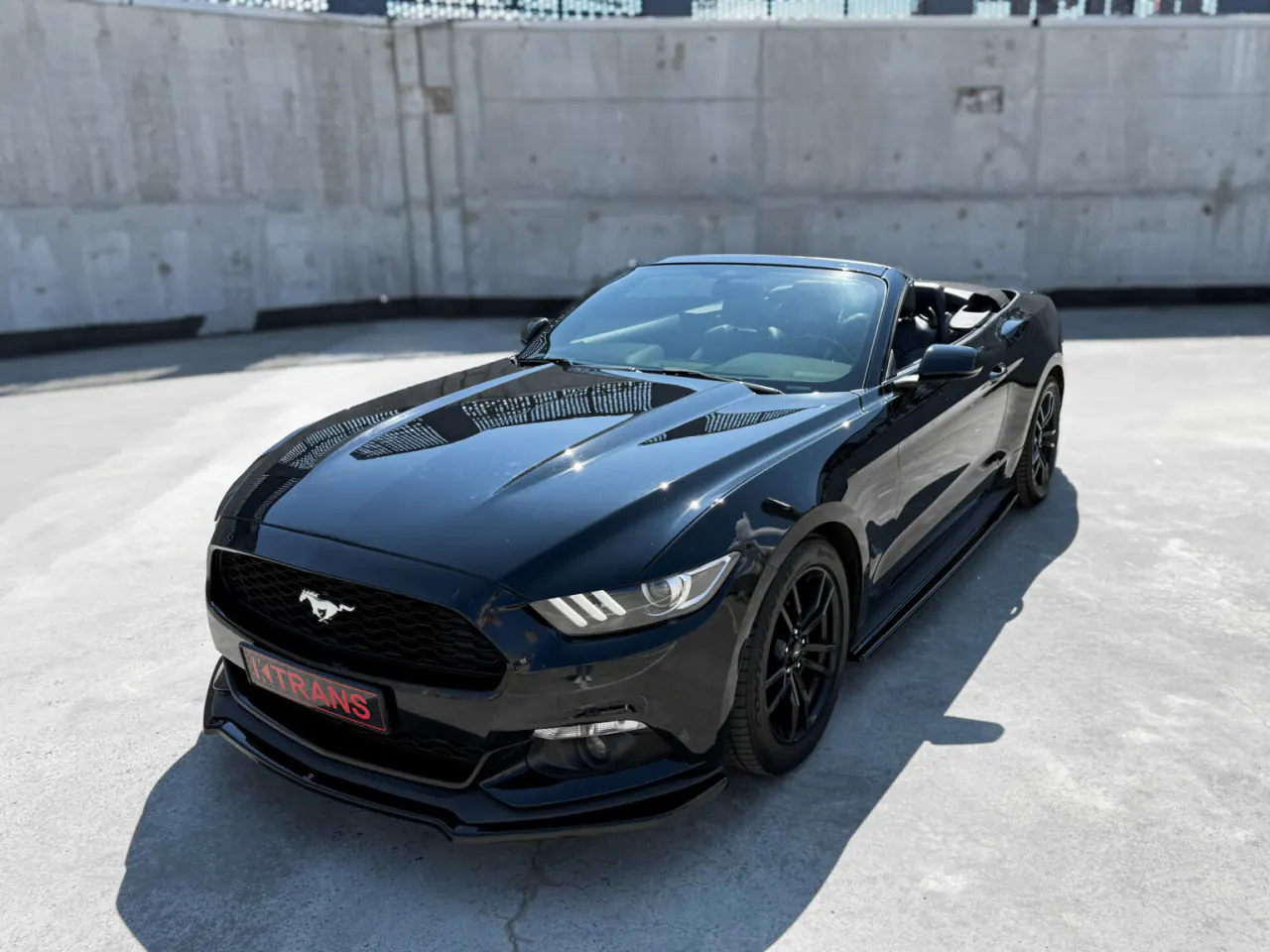Ford Mustang Cabrio 2016 з парку оренди KTrans