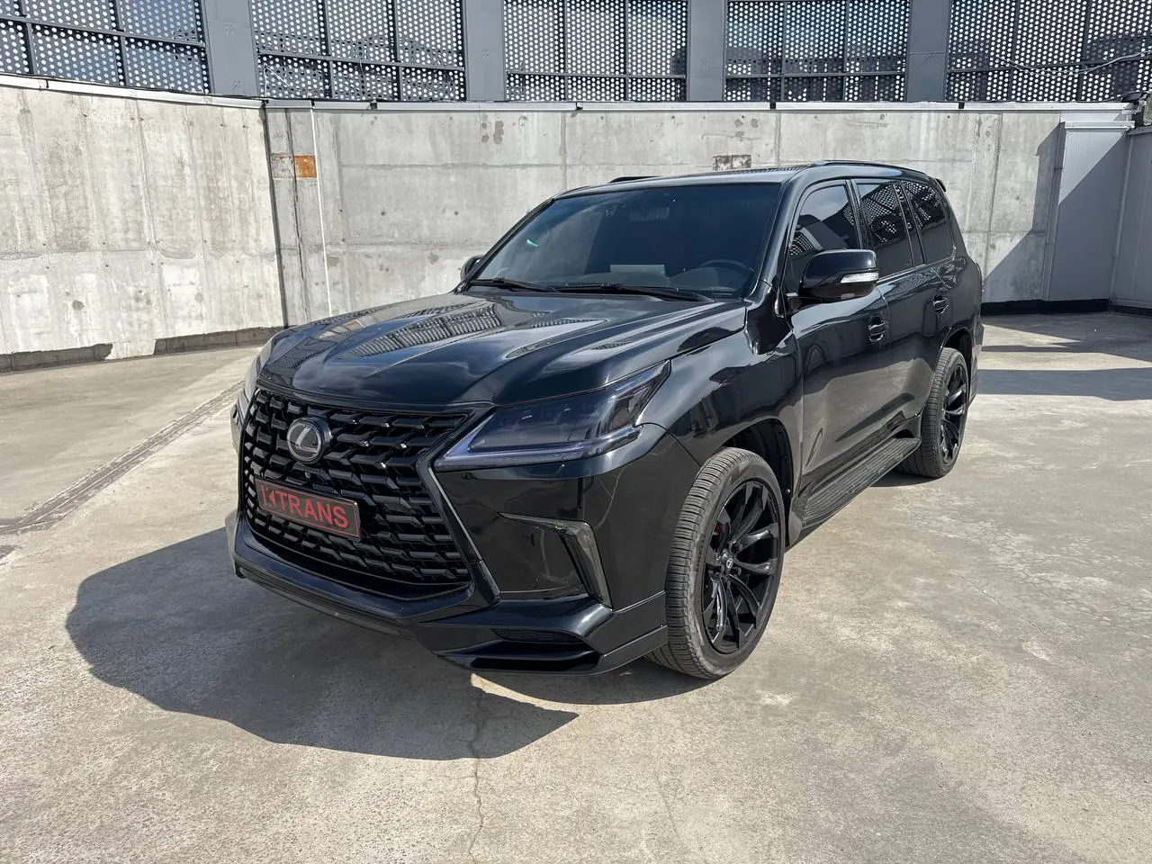 Lexus LX 570 2011 з парку оренди KTrans
