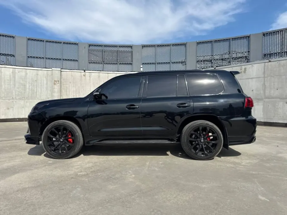 Lexus LX 570 2011 з парку оренди KTrans