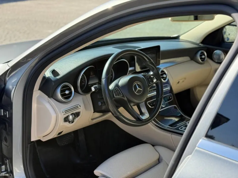 Mercedes-Benz C300 2016 з парку оренди KTrans