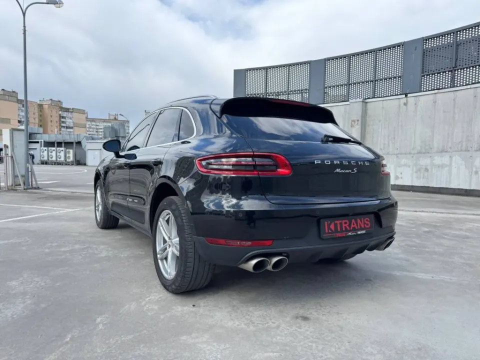 Porsche Macan 2015 з парку оренди KTrans