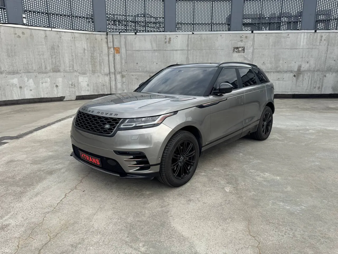 Range Rover Velar 2019 з парку оренди KTrans