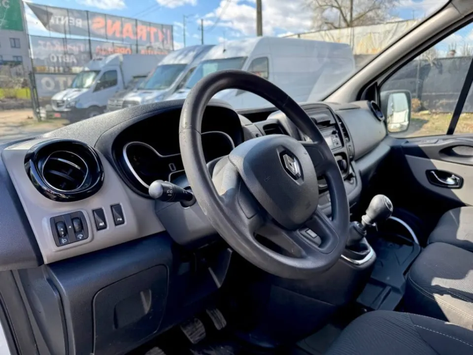 Renault Trafic 2016 з парку оренди KTrans