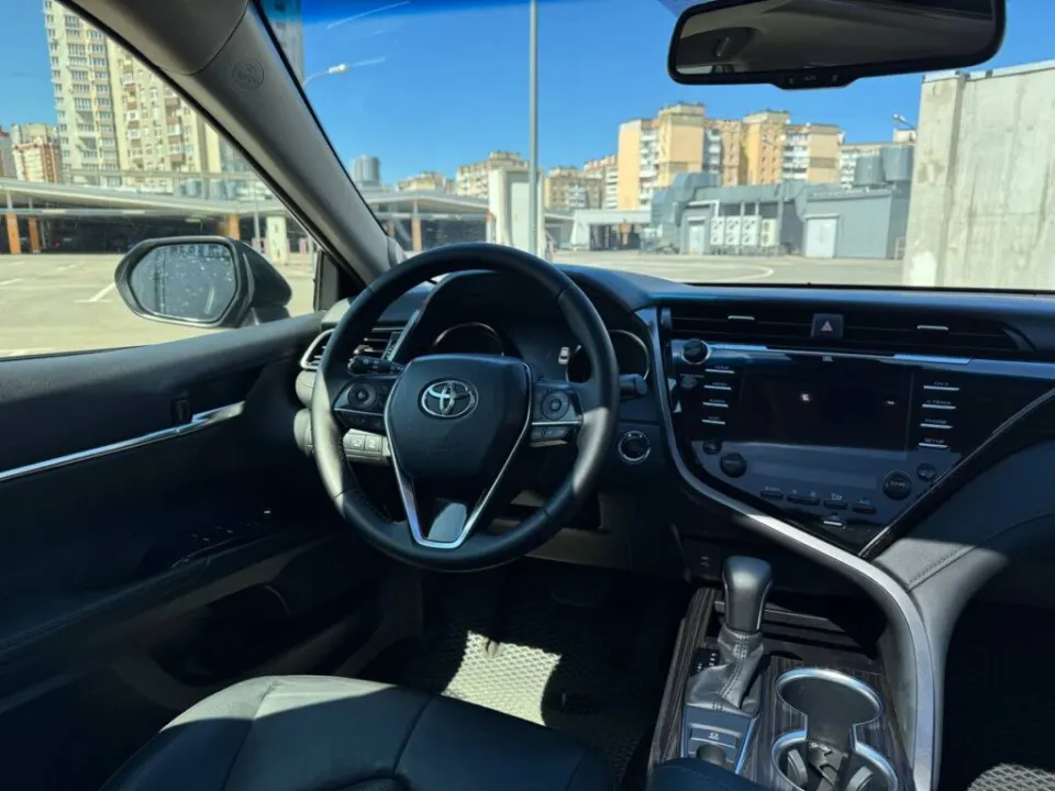 Toyota Camry 70 2019 з парку оренди KTrans