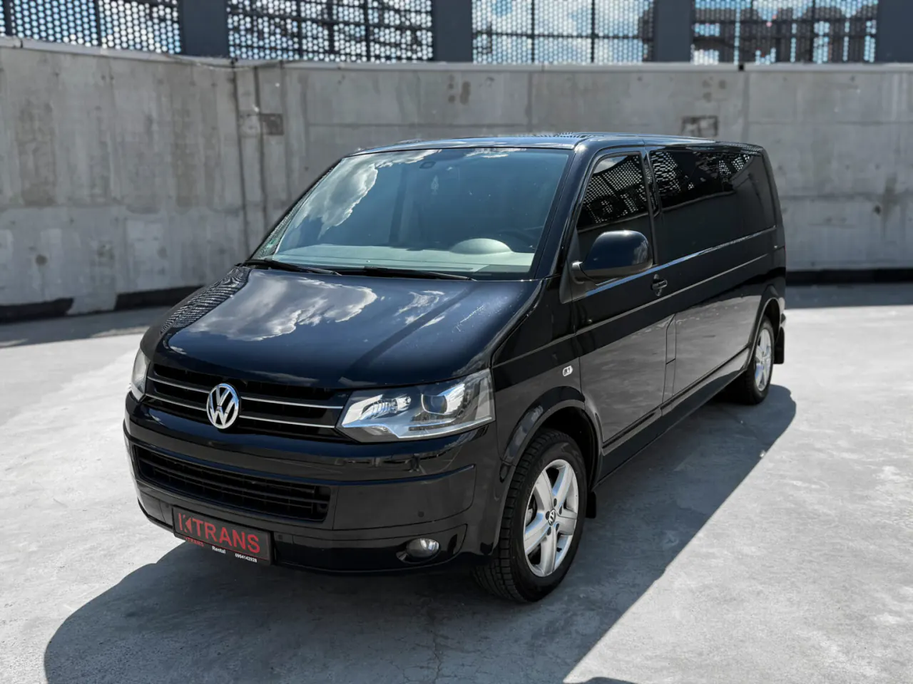 Volkswagen Caravelle 2015 з парку оренди KTrans