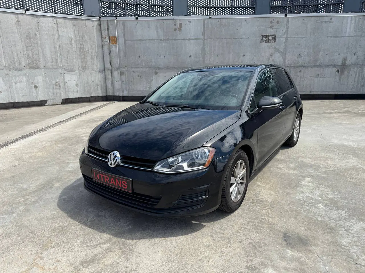 Volkswagen Golf 2015 з парку оренди KTrans
