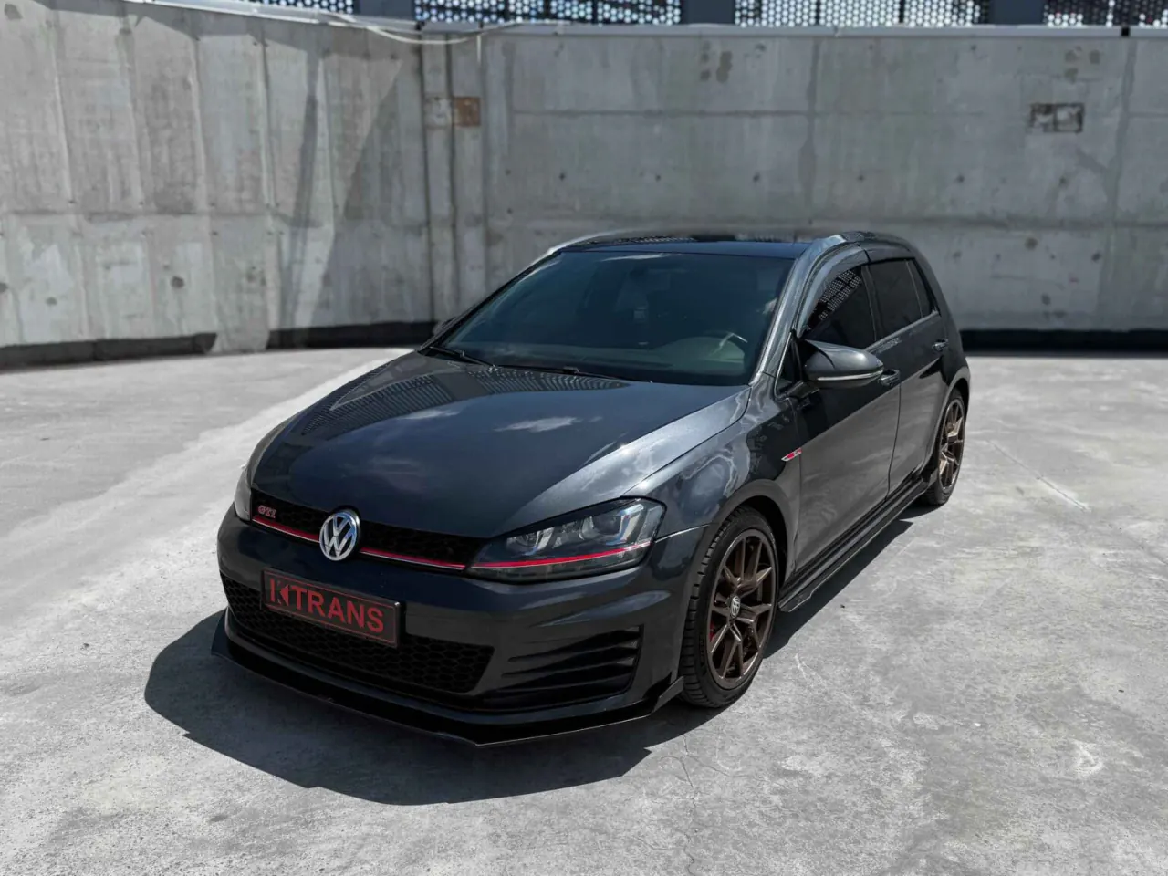 Volkswagen Golf GTI 2014 з парку оренди KTrans