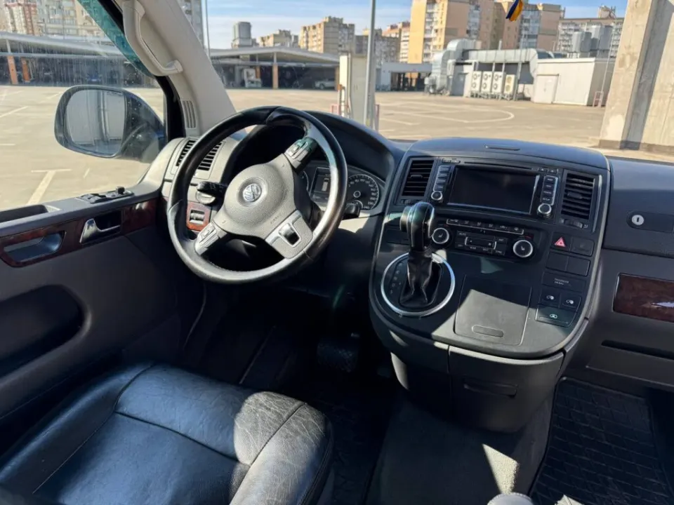 Volkswagen Multivan 2013 з парку оренди KTrans