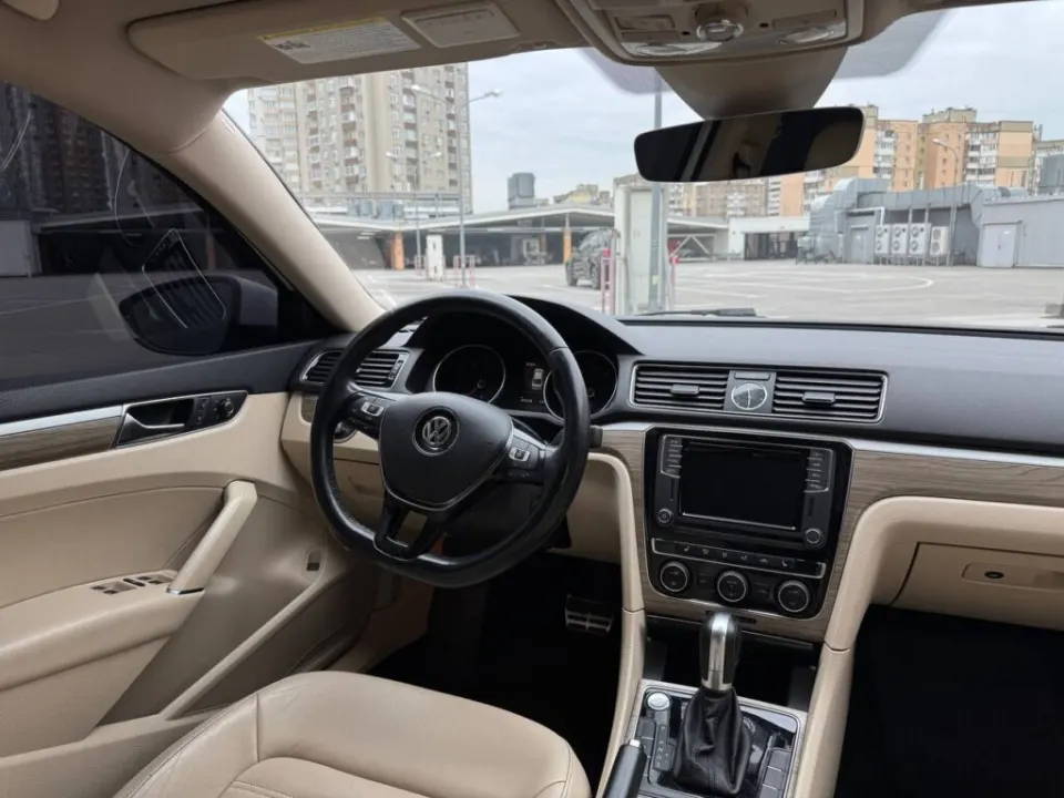 Volkswagen Passat 2017 з парку оренди KTrans