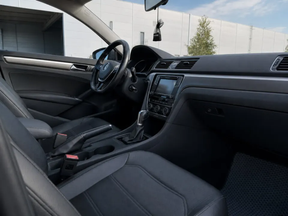 Volkswagen Passat 2016 з парку оренди KTrans