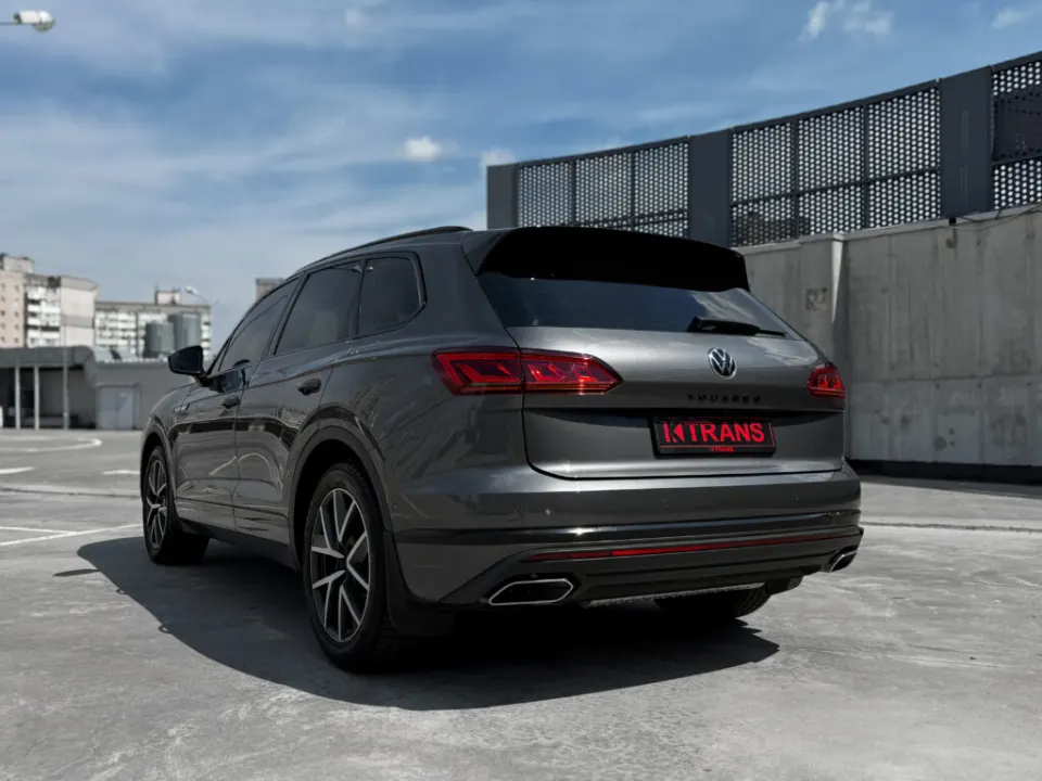 Volkswagen Touareg 2021 з парку оренди KTrans