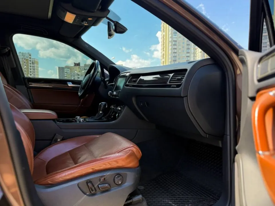 Volkswagen Touareg 2013 з парку оренди KTrans